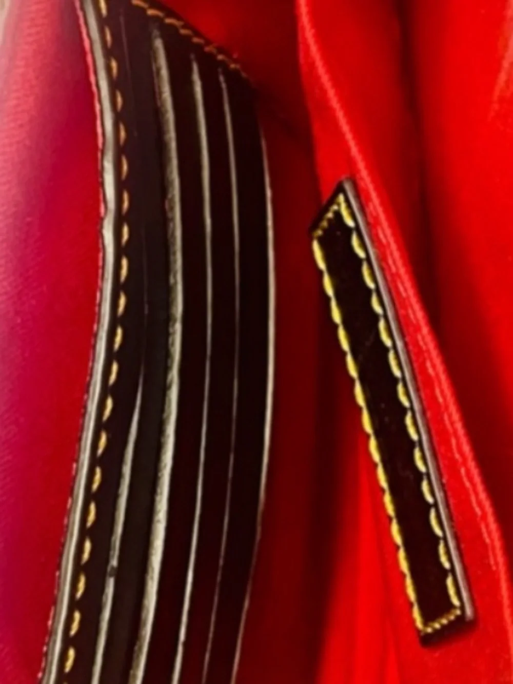 New Dooney & Bourke White & Black DB Logo Crossbody. - Picture 6 of 7